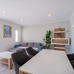 Heart Of Oura By Signaturestays Apartment